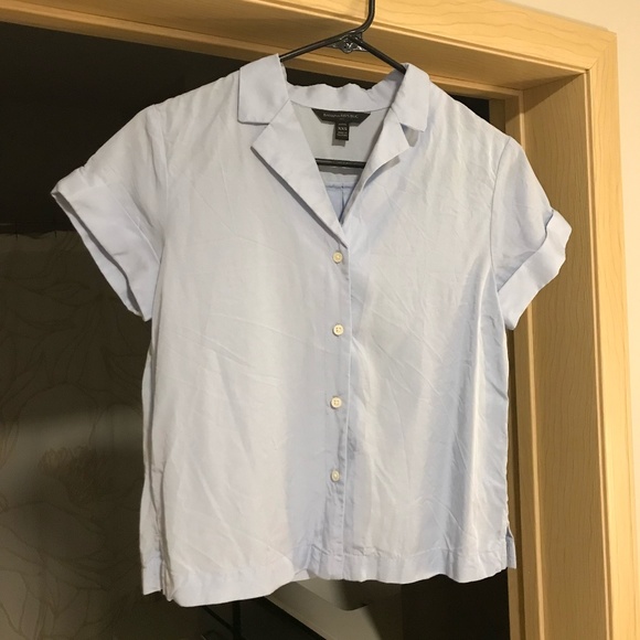 Banana Republic Tops - Banana Republic crop short-sleeve button-down